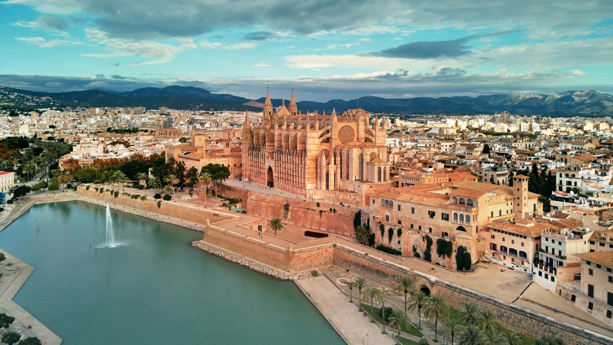 Palma de Mallorca cathedral and seafront